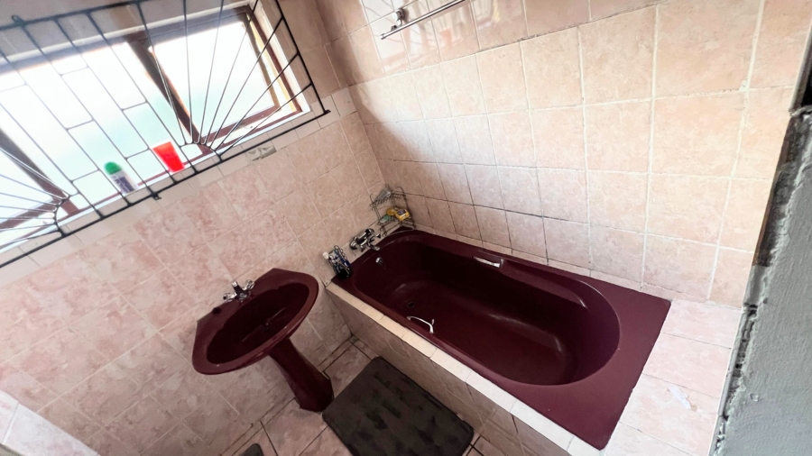 3 Bedroom Property for Sale in Braelyn Eastern Cape